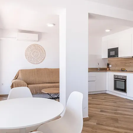 Penthouse El Pato 872 Levante